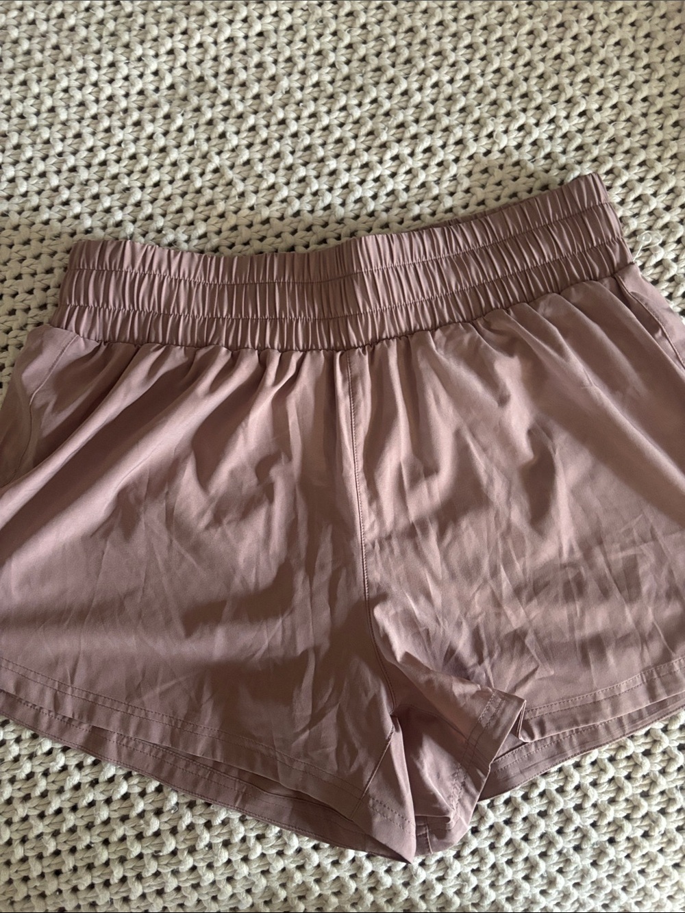 Varley Elastic Waist Women's Shorts in Mauve